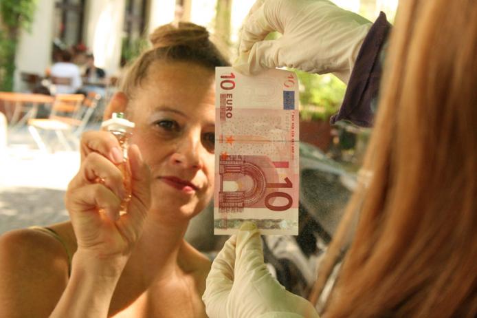 Clean your money here! Performance, Venice, 2011