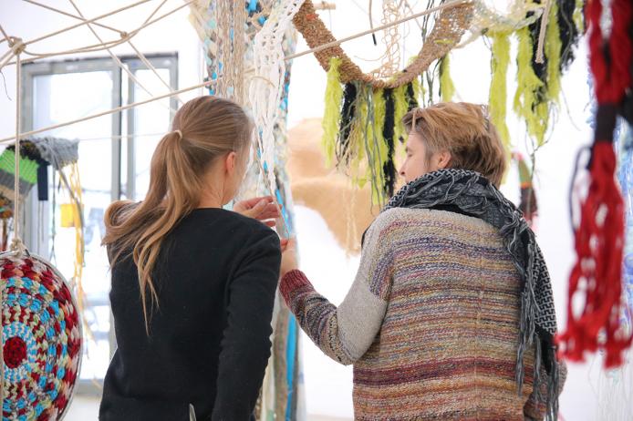 interactive installation, WWWoW -Joy of Weaving, Verbindungslinien, halle50, Domagkateliers, December 2022